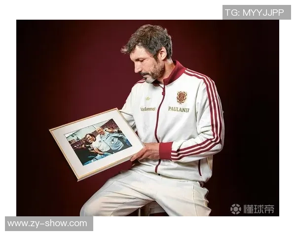 80年代足球传奇人物回顾 聚焦当时最具影响力的球星与赛场风云