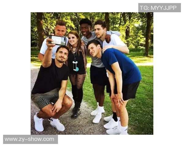 好莱坞聚焦足球球星风采与荣耀追逐世界绿茵传奇之路